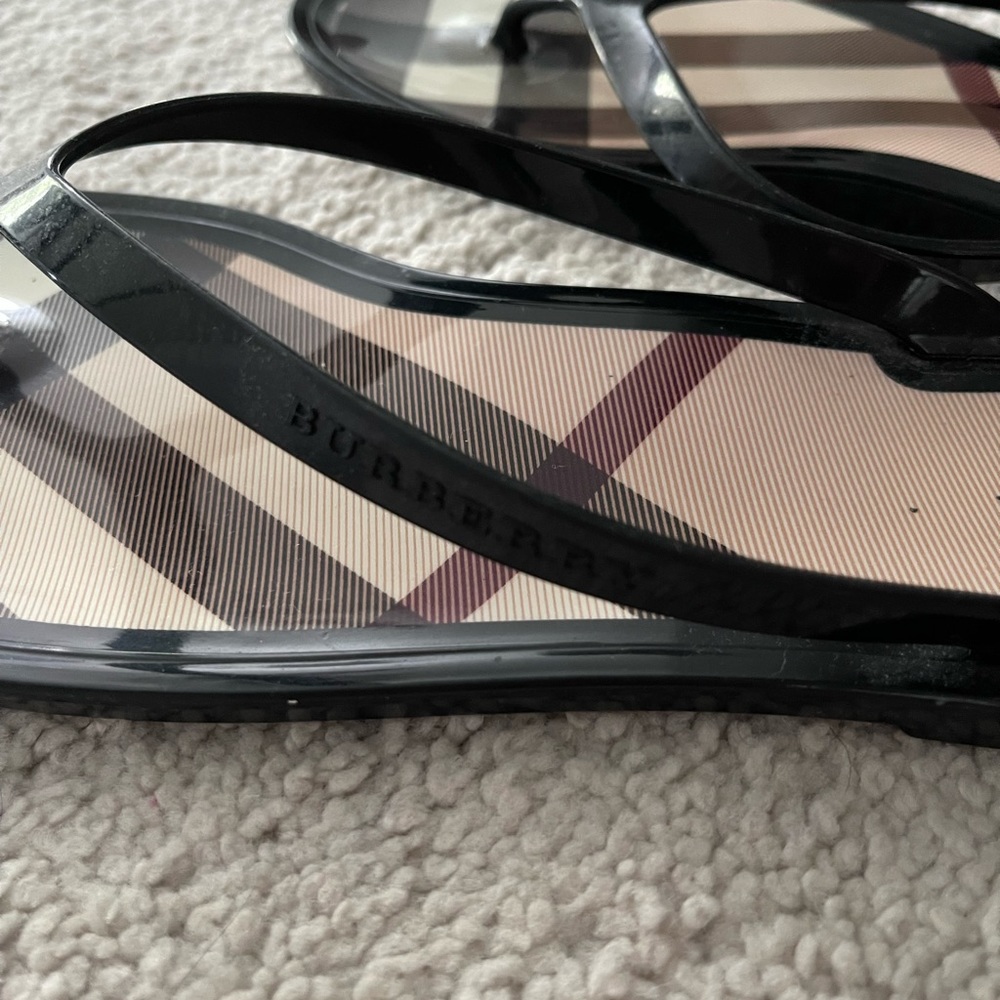 Burberry flip flops- like new